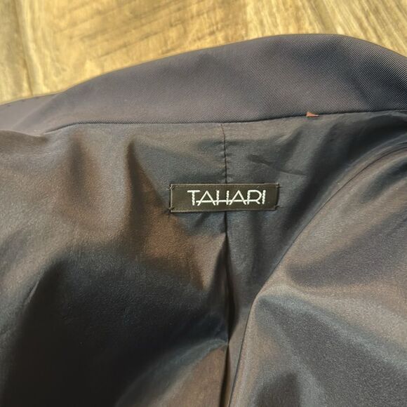 Tahari Navy Blazer with buttons and cuff Sleeve size 14 - Picture 6 of 9